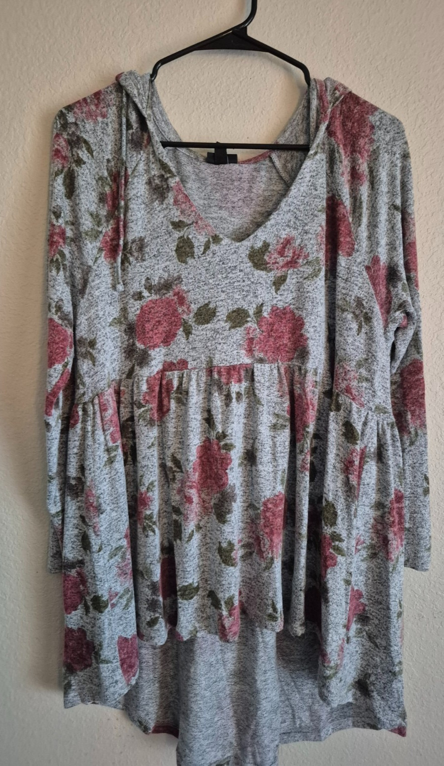 Torrid 0 Hoodie Tunic Top LS Sweater Grey Floral Plus Sz Lg. 12 Cute