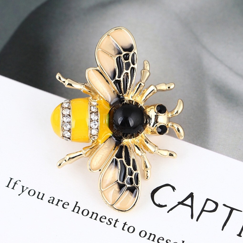 SMALL CUTE HONEY BEE INSECT BUG LAPEL BROOCH PIN~VINTAGE STYLE~RHINESTONE ENAMEL