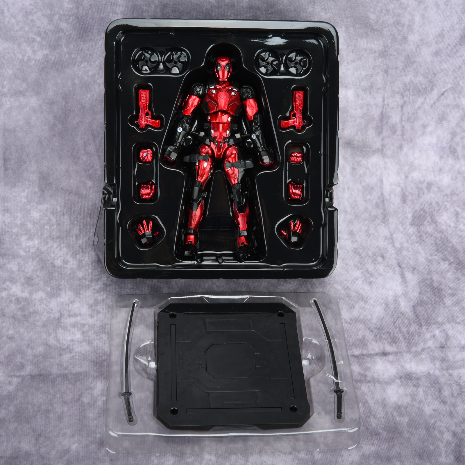 New Deadpool w/Fighting Armor Accessories Marvel Collection 6\