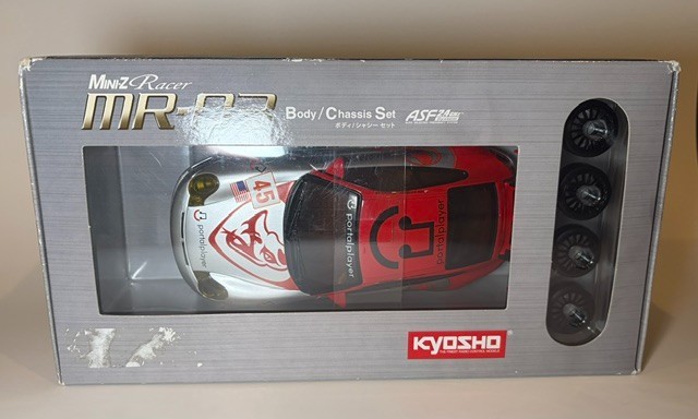 Kyosho Mini-Z MR-03 Porsche 911 GT3 RSR No. 45 ALMS 2006, Lizard Racing, SET Kyosho Mini-Z MR-03 Porsche 911 GT3 RSR No. 45 ALMS 2006, Lizard Racing, SET