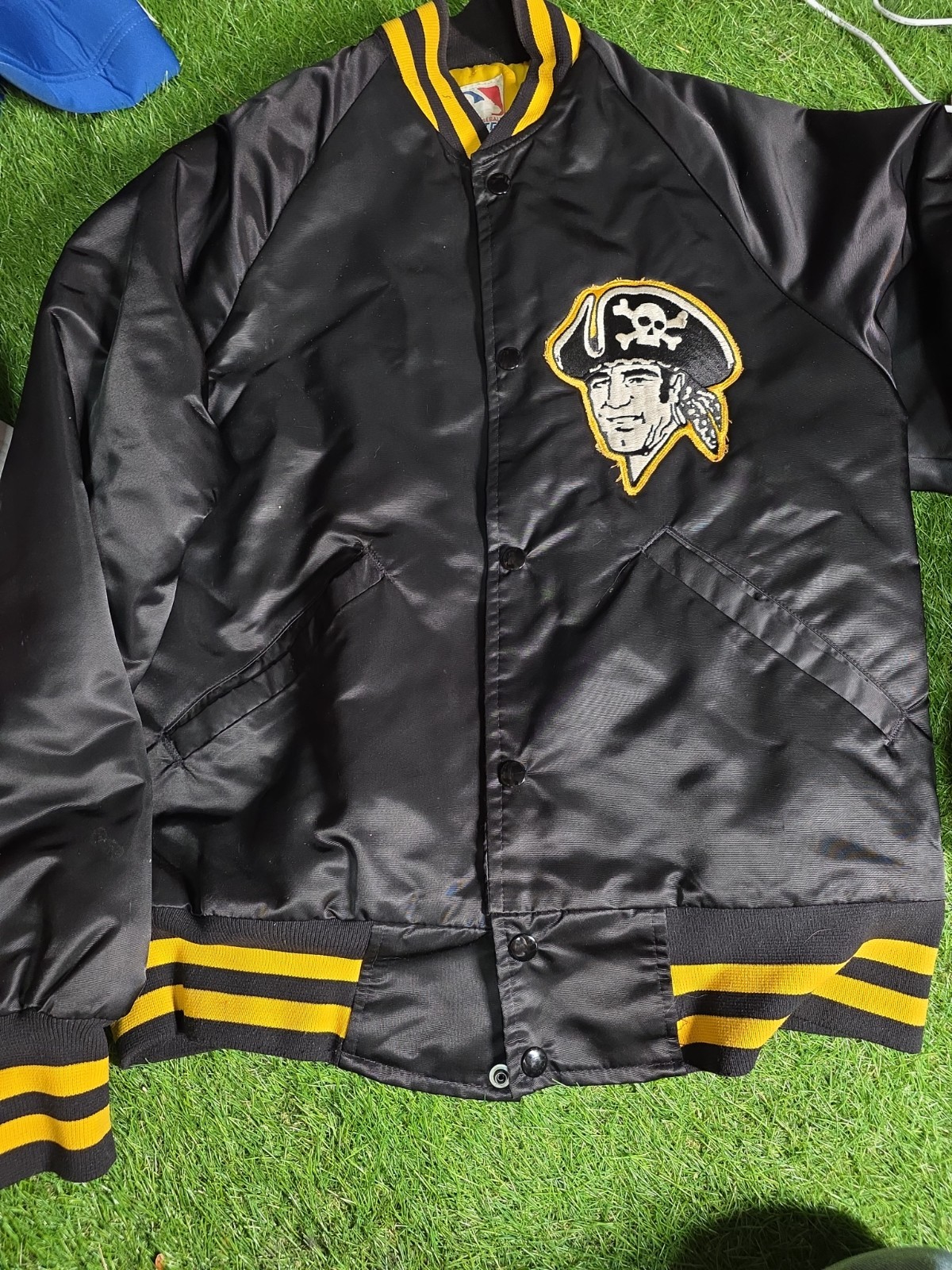 VINTAGE 80s RARE MLB PITTSBURGH PIRATES BLACK STARTER SATIN JACKET Needs Repair VINTAGE 80s RARE MLB PITTSBURGH PIRATES BLACK STARTER SATIN JACKET Needs Repair