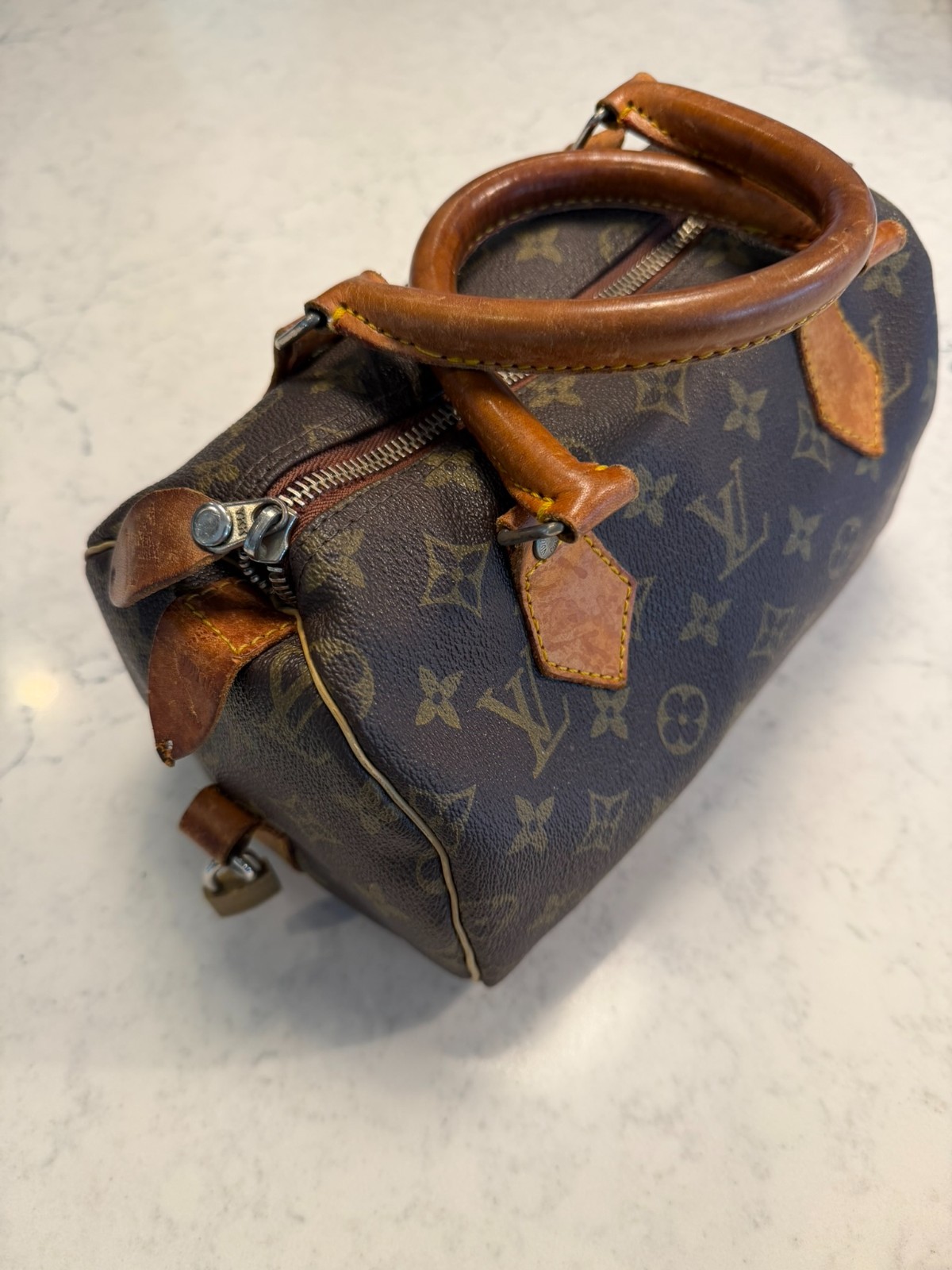 Louis Vuitton Speedy 25 — Monogram Canvas — Vintage