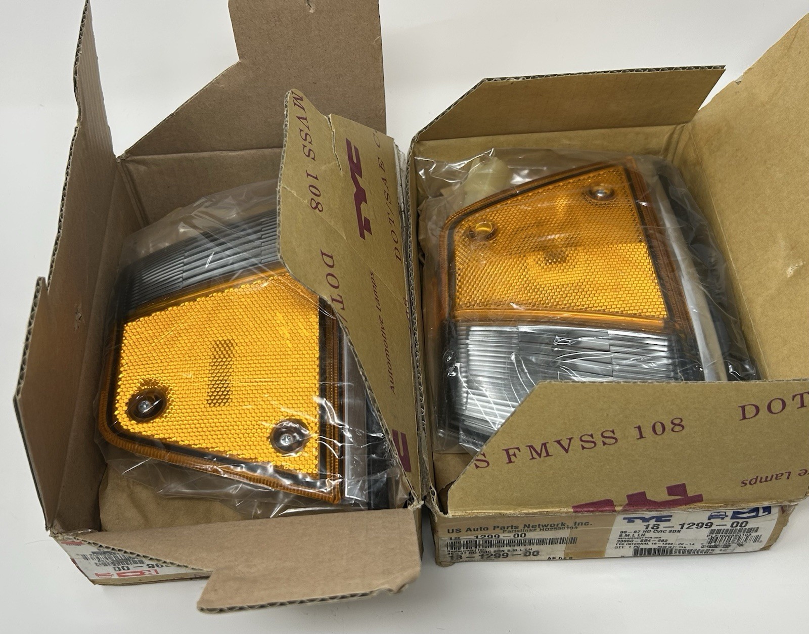Honda Civic 1986-87 SB4-682 Left & Right Corner Lights Replacement NIB B16