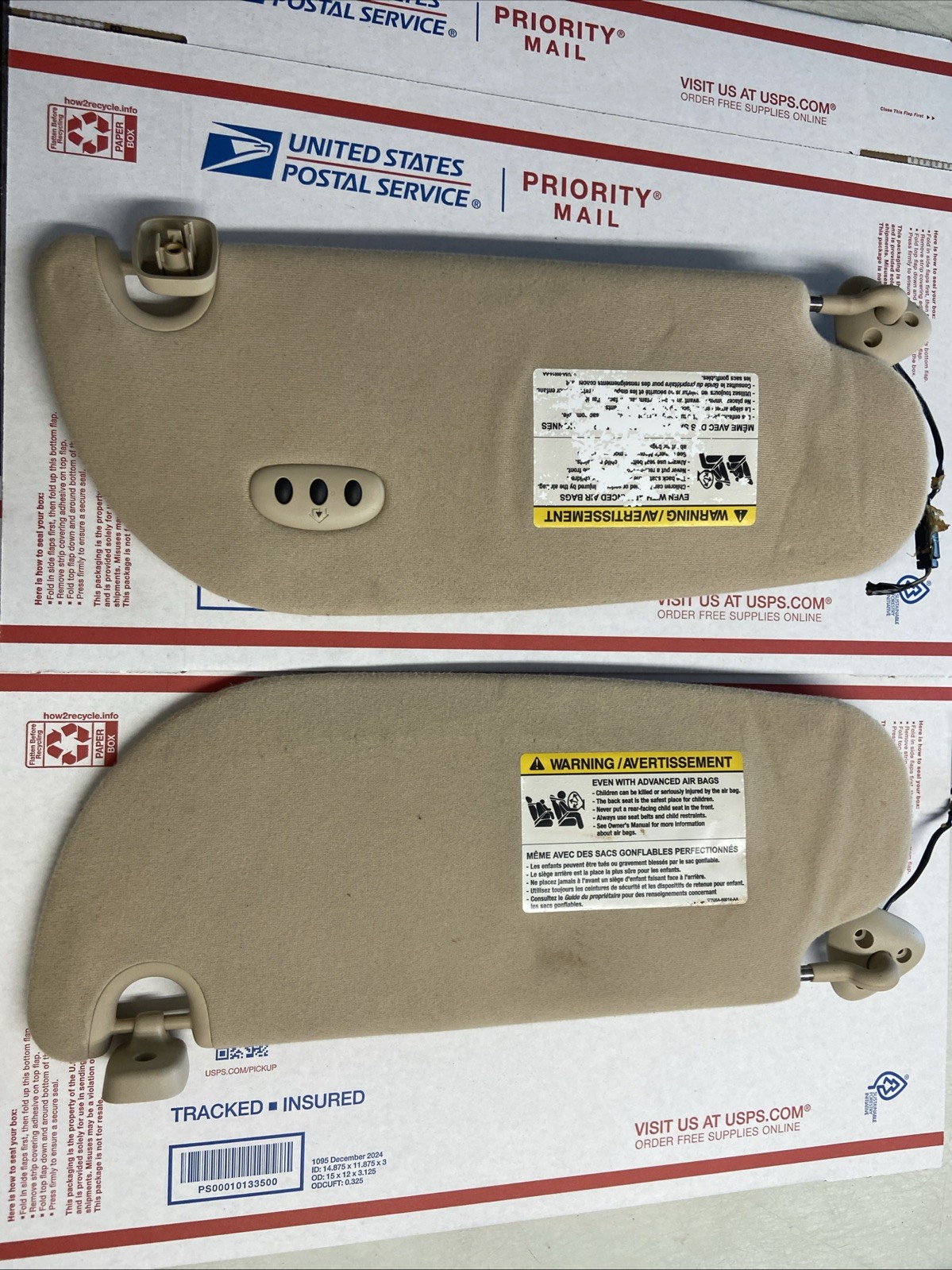 2009-2011 Lincoln Town Car RH+LH Sunvisor - Parchment OEM 2009-2011 Lincoln Town Car RH+LH Sunvisor - Parchment OEM