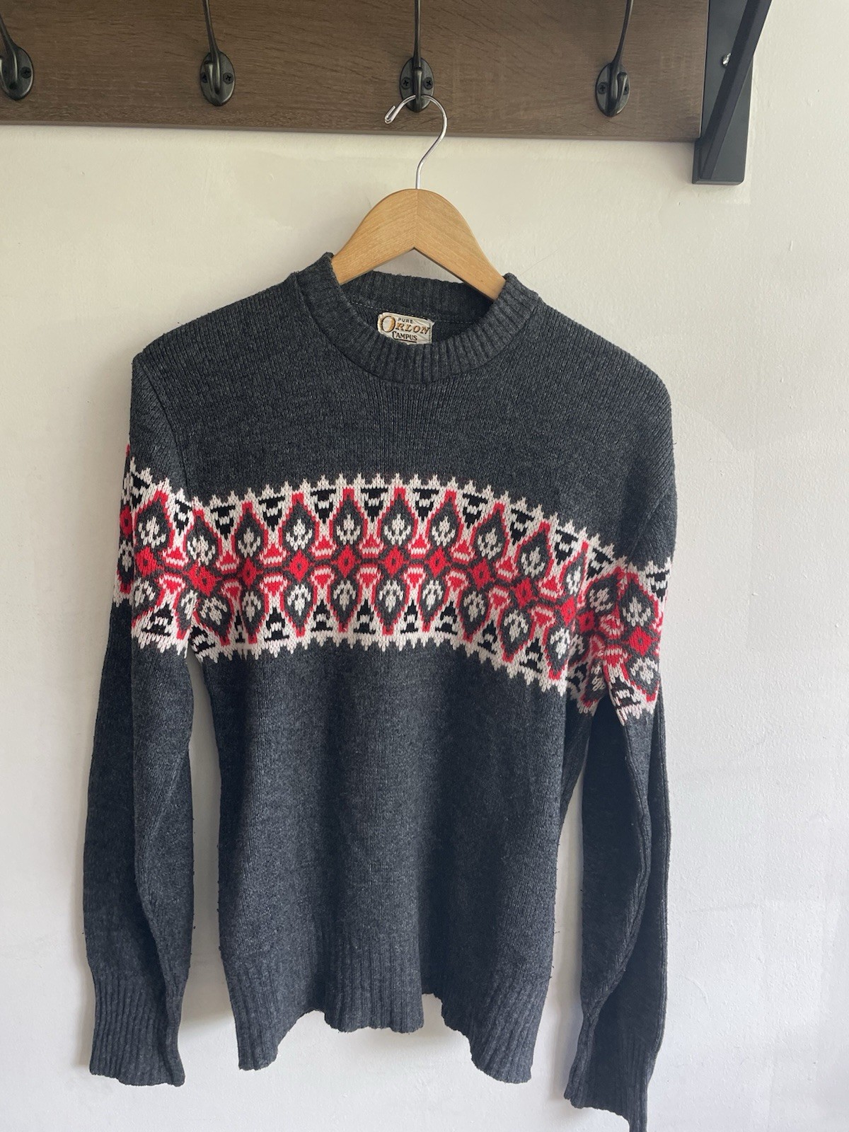 Vintage 60s, Campus Luxury Line, Gray Orlon Acrylic Knit, Men’s M