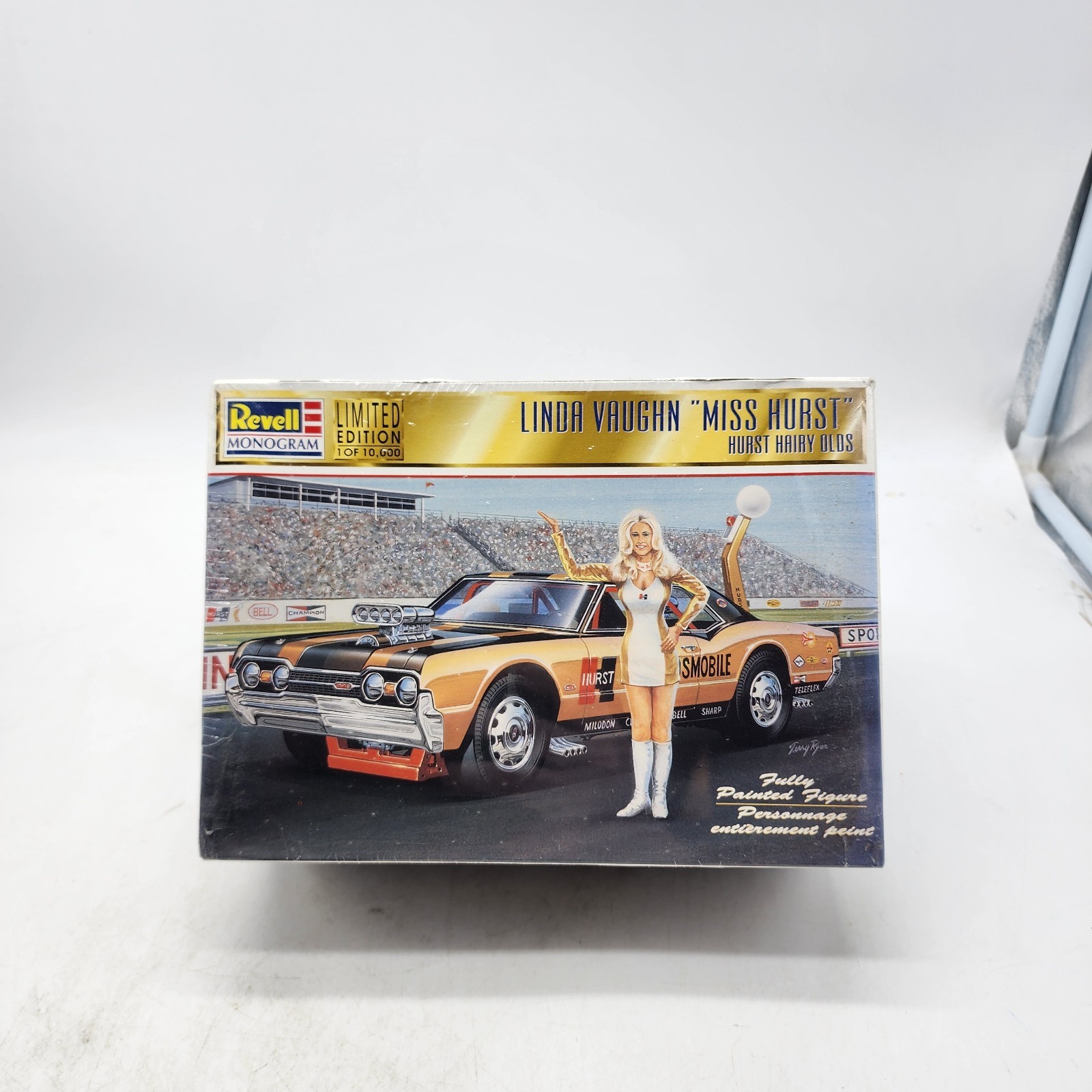 UH Revell Monogram 1/24 Linda Vaughn \ UH Revell Monogram 1/24 Linda Vaughn \
