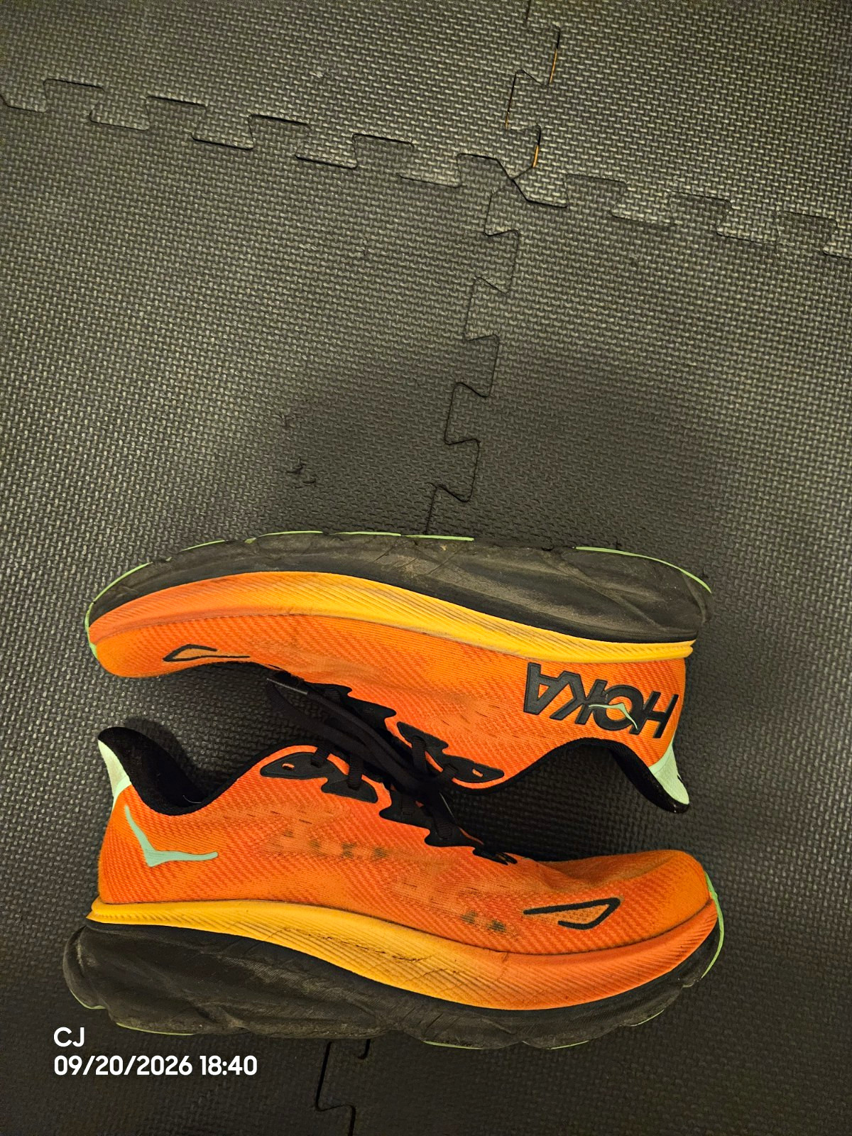 HOKA Clifton 9 Men\'s Lace-Up Low Top Sneakers Orange/Black/Green HOKA Clifton 9 Men\'s Lace-Up Low Top Sneakers Orange/Black/Green