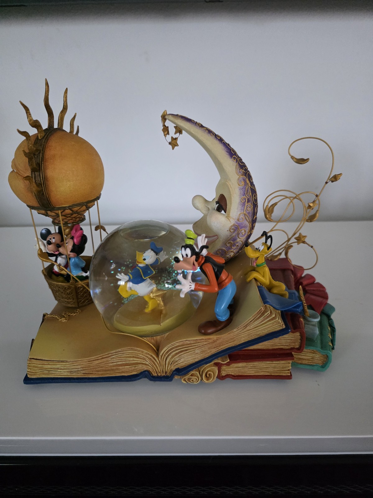 NEWDisney Park~ musical snowglobe 