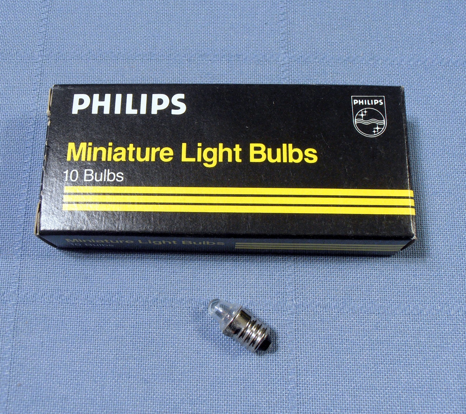 NOS Philips 222 Miniature Light Bulb 2.25V 0.25A 0.56W - 1 0 Pack