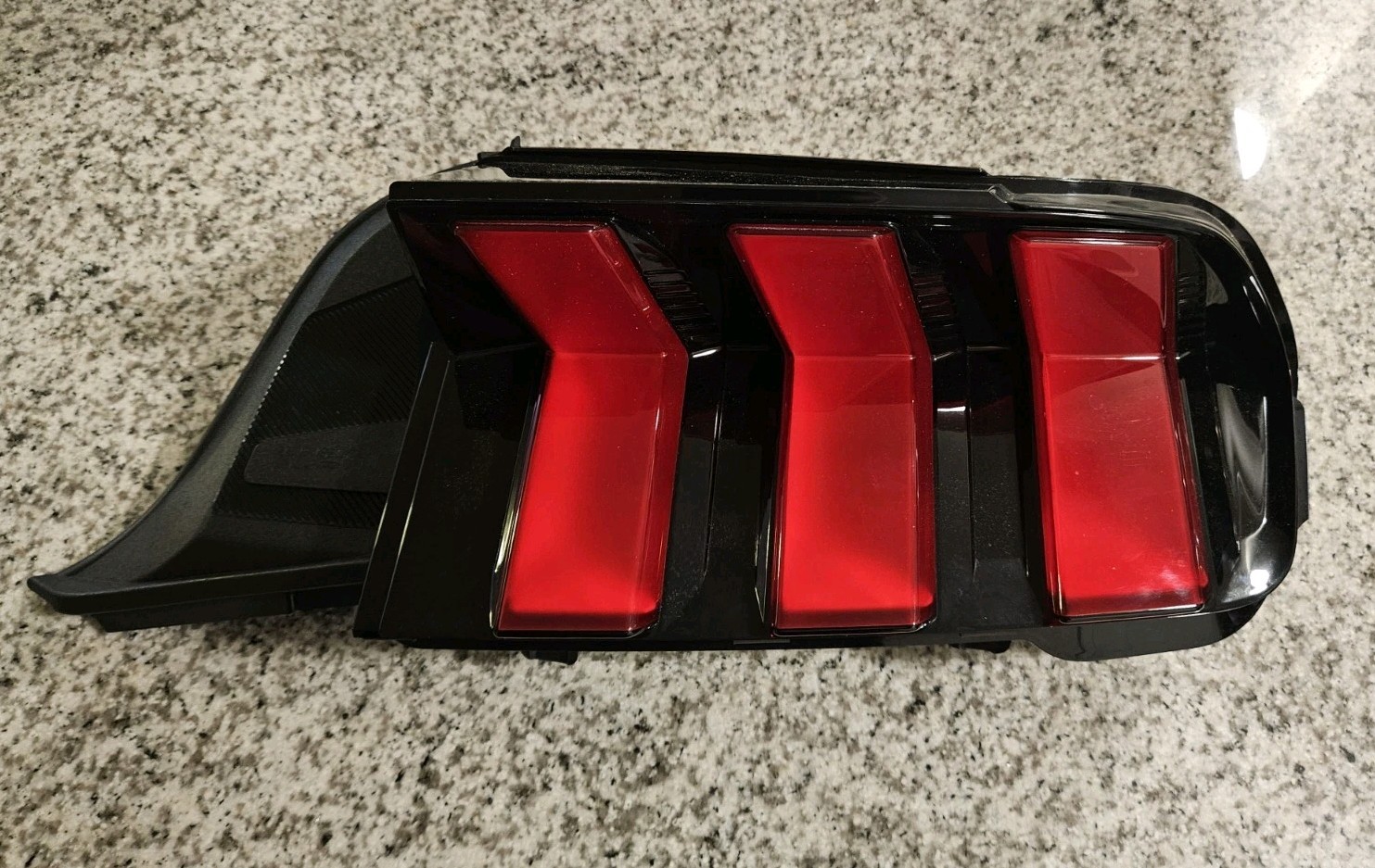 2024-2026 FORD MUSTANG TAIL LIGHT RIGHT LED LH OEM MINT 2024-2026 FORD MUSTANG TAIL LIGHT RIGHT LED LH OEM MINT