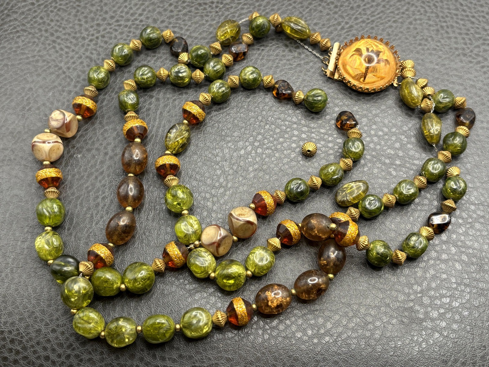 Vintage HOBE Carved Green Orange Bead Necklace Gold Tone Box Clasp REPAIR Vintage HOBE Carved Green Orange Bead Necklace Gold Tone Box Clasp REPAIR