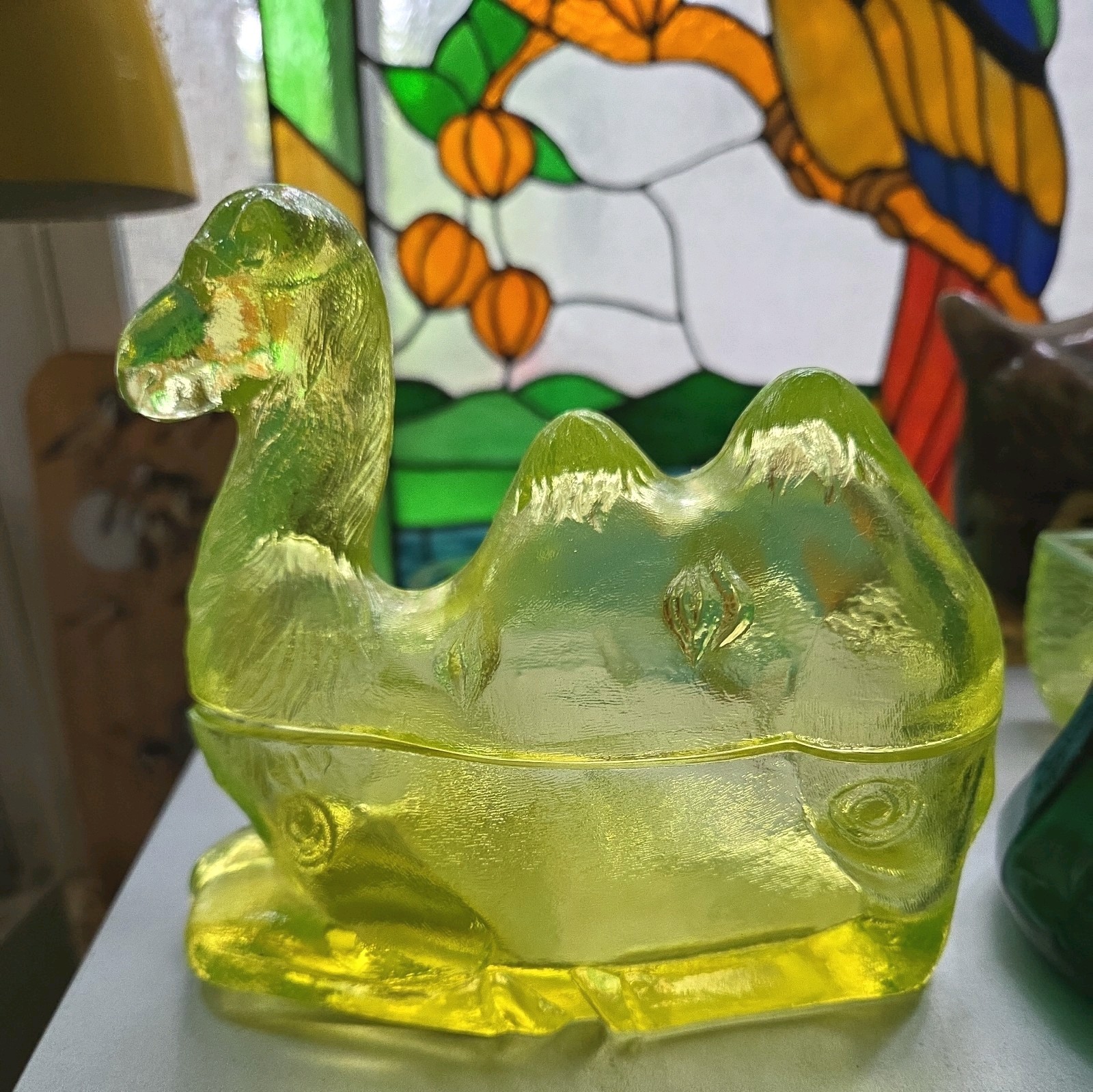 VINTAGE HUMPHREY THE CAMEL Original Westmoreland Uranium Glass GREAT GLOW