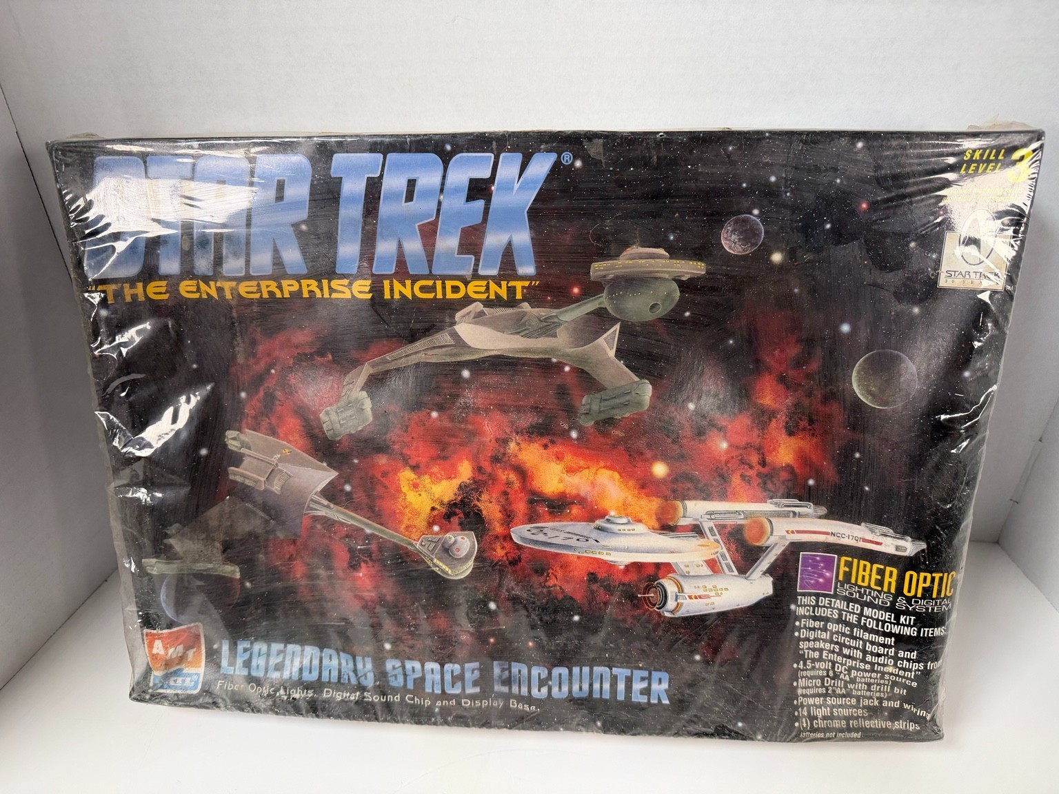 1996 AMT ERTL Star Trek Enterprise Incident 8254 Model Kit Sealed Box Damage