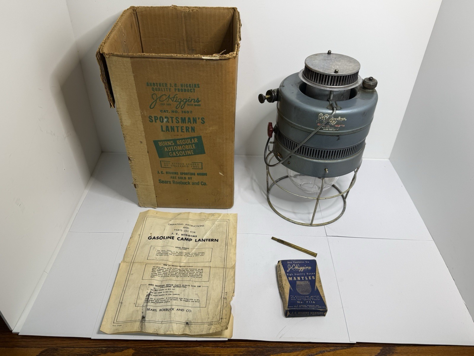 Vintage J.C. Higgins Sears Model 710.74020 Gas Sportsman's Lantern w/ Orig. Box