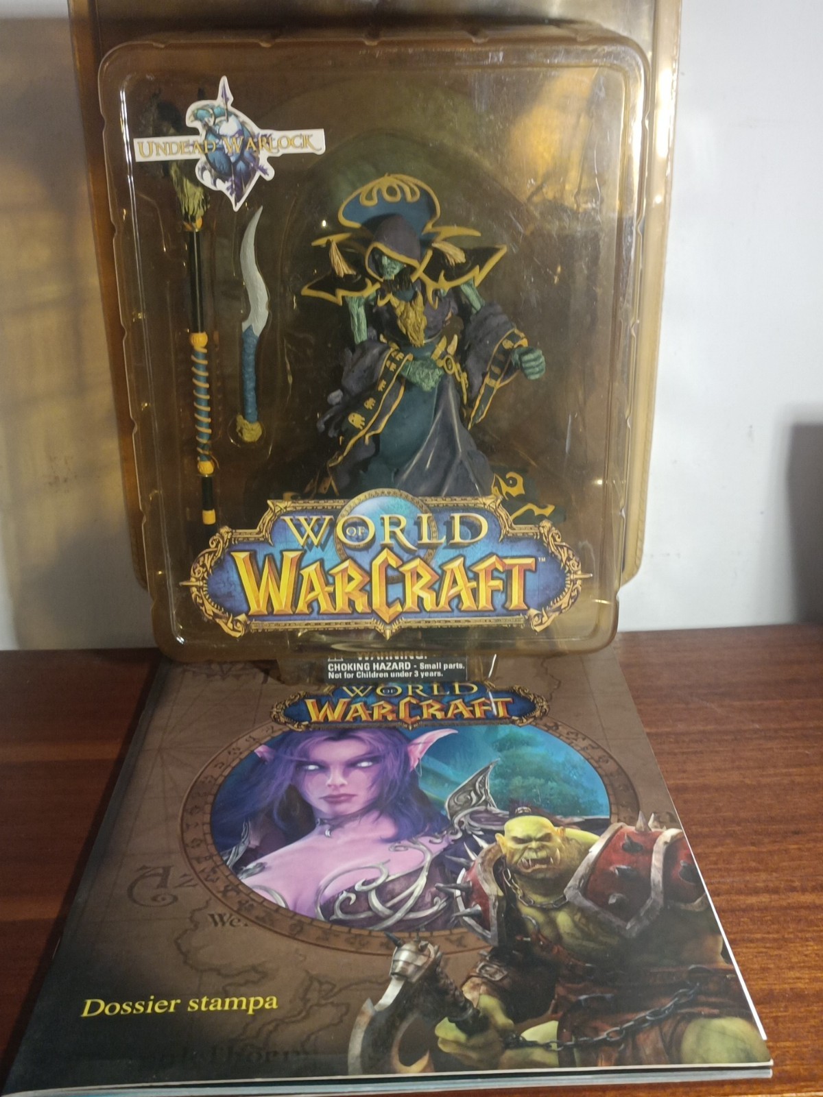 World of Warcraft Press Kit + Action Figure \