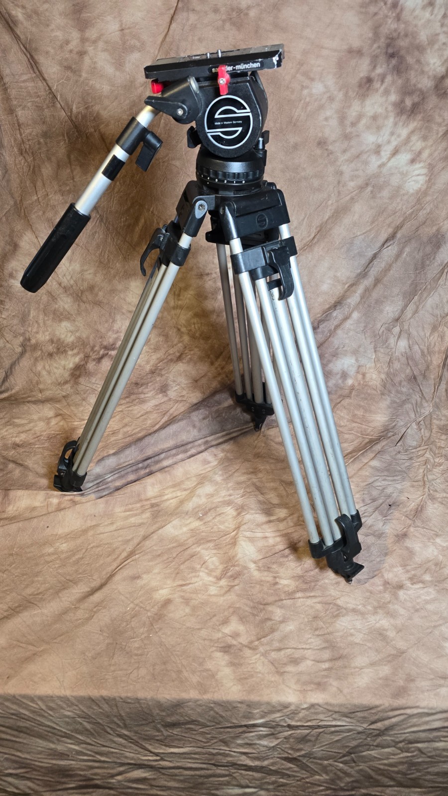 Early 1990\'s Sachtler Video 18 Fluid Head video head with sticks
