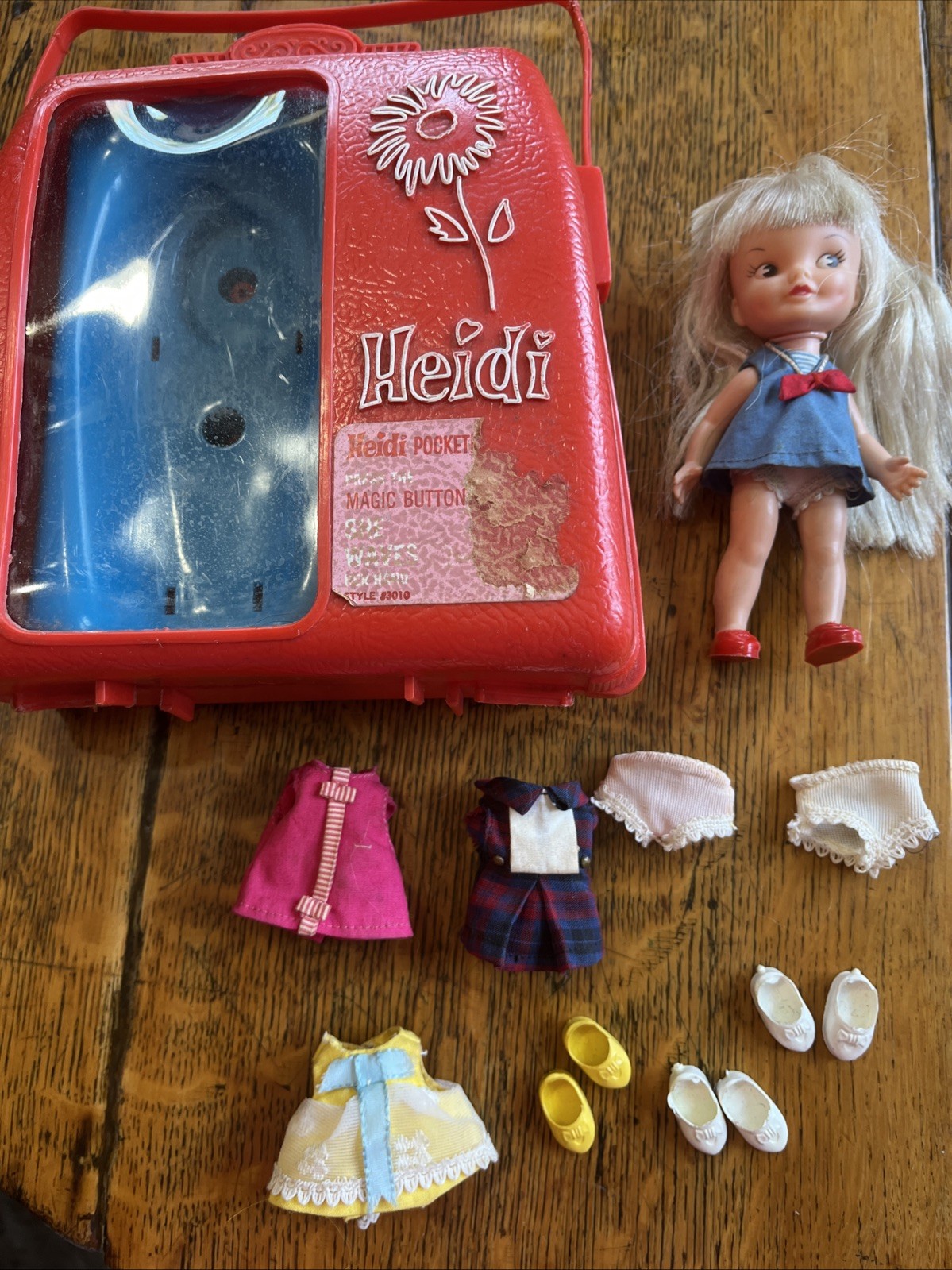 Vintage Heidi Pocketbook Doll Remco 1964 Style #3010 With Outfits Case Shoes