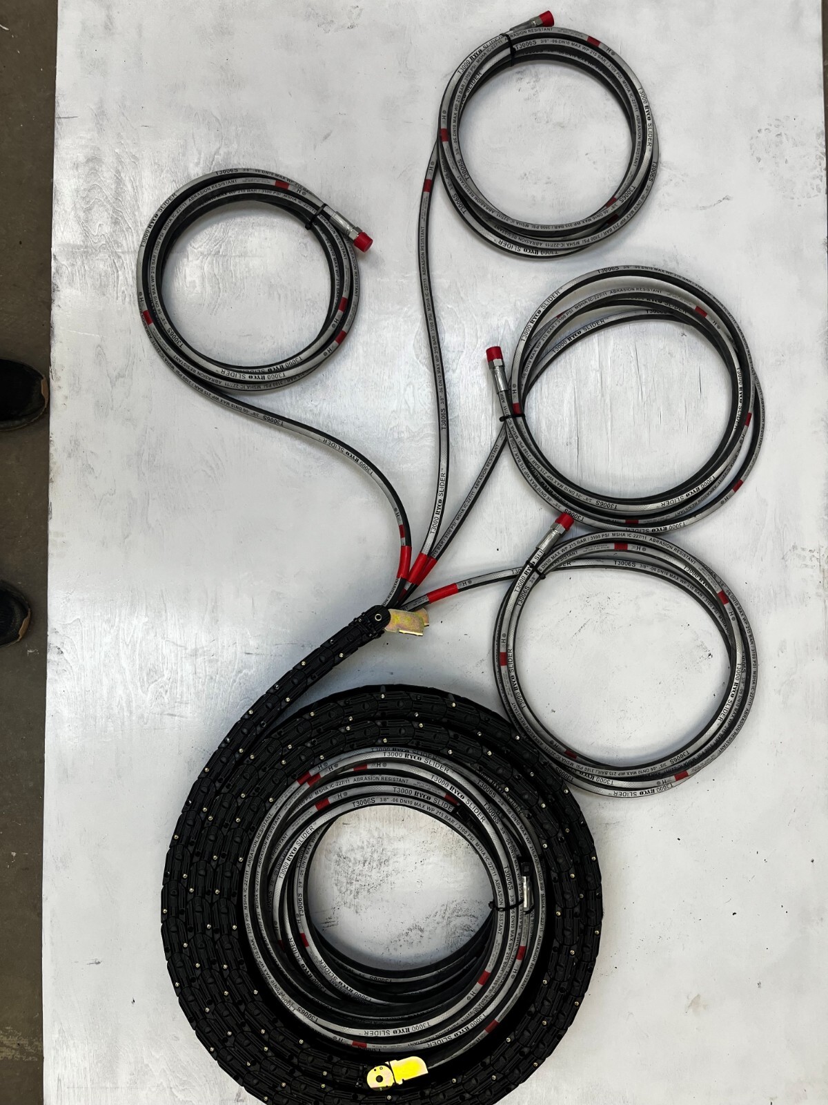 JLG 7112452 - NEW JLG SKYTRAK 10054 Boom Hose & Carrier Assembly JLG 7112452 - NEW JLG SKYTRAK 10054 Boom Hose & Carrier Assembly
