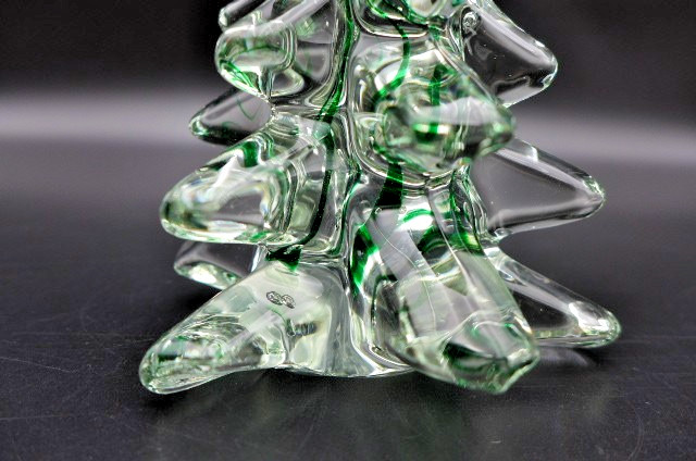 Vintage Silvestri Art Glass Christmas Tree Spiraling Green Glass Ribbons 5.75