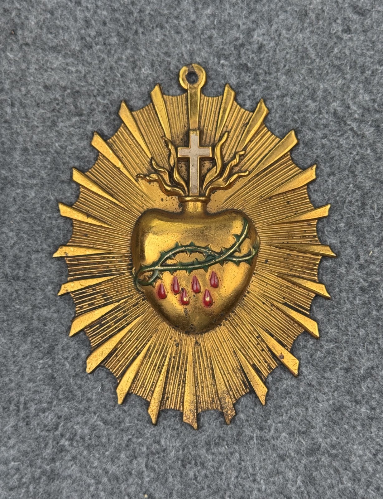 Vintage Sacred Heart of Jesus Wall Hanging Metal Catholic Devotional Gold Tone Vintage Sacred Heart of Jesus Wall Hanging Metal Catholic Devotional Gold Tone