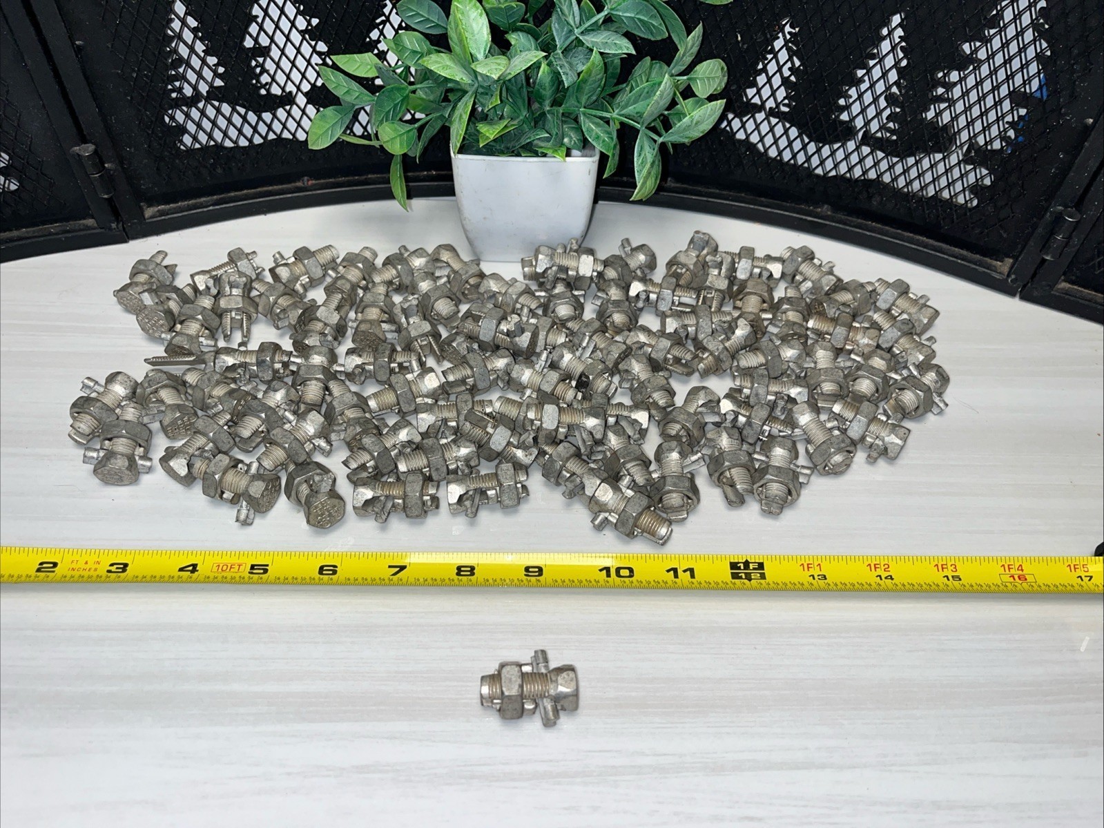 84 QTY HUGE LOT- ILSCO SK-4 Lug Split Bolt Al9CU 10-6 STR —NEW 84 QTY HUGE LOT- ILSCO SK-4 Lug Split Bolt Al9CU 10-6 STR —NEW