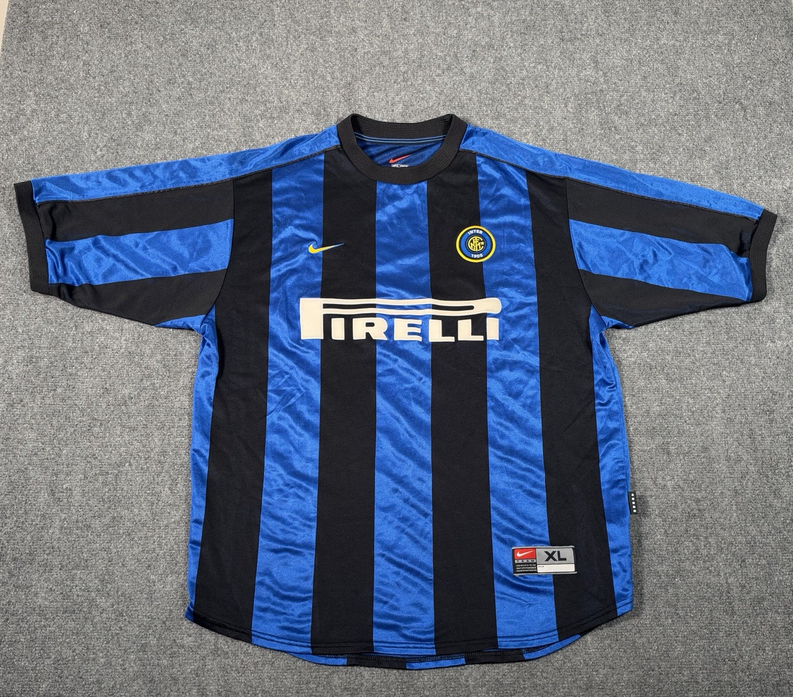 Vintage 1999/00 Nike Inter Milan Home Soccer Jersey Pirelli Men’s XL Italy