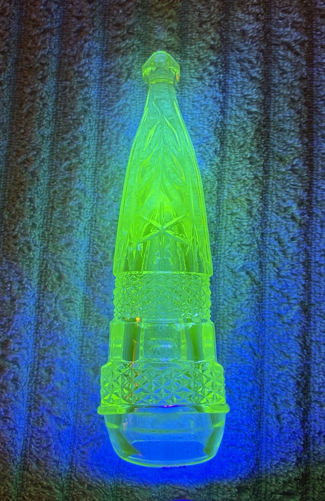 Vintage/Antique Vaseline Uranium Glass Automobile Bud Vase Yellow No Bracket Vintage/Antique Vaseline Uranium Glass Automobile Bud Vase Yellow No Bracket