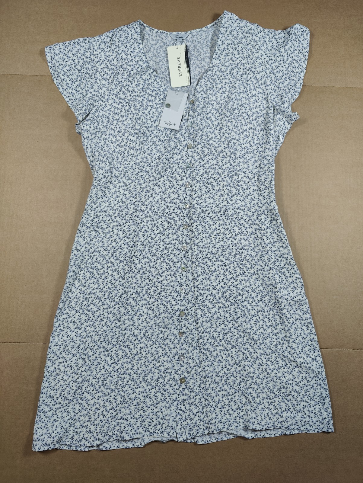 NWT Rails Helena Blue Garden Floral Button Down Mini Dress Size M Retail 198$ NWT Rails Helena Blue Garden Floral Button Down Mini Dress Size M Retail 198$