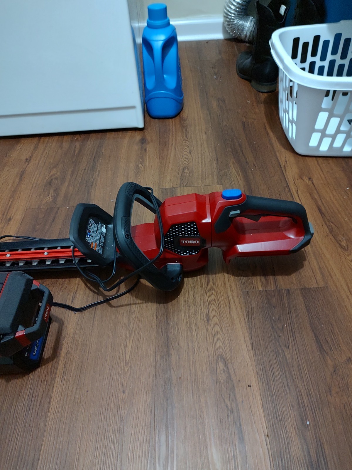 Headed Trimmer Used Only Once, Very Very Good Condition. Headed Trimmer Used Only Once, Very Very Good Condition.