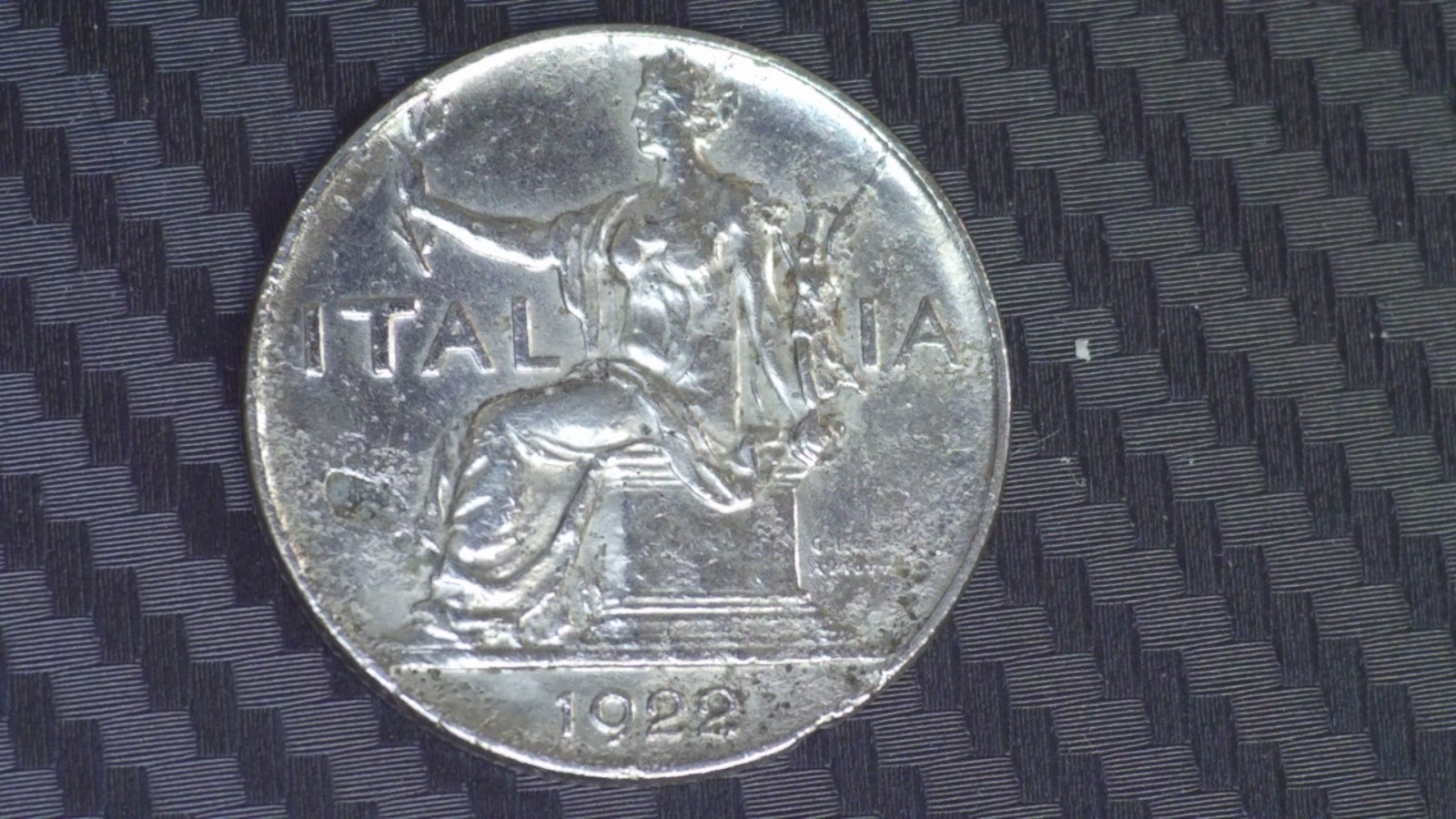 1922 ITALY 1 LIRE - Very Nice Original Coin 1922 ITALY 1 LIRE - Very Nice Original Coin