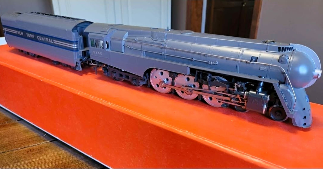Lionel O Gauge NYC Dreyfuss Hudson Steam Locomotive w/ Tender Smithsonia Edition Lionel O Gauge NYC Dreyfuss Hudson Steam Locomotive w/ Tender Smithsonia Edition