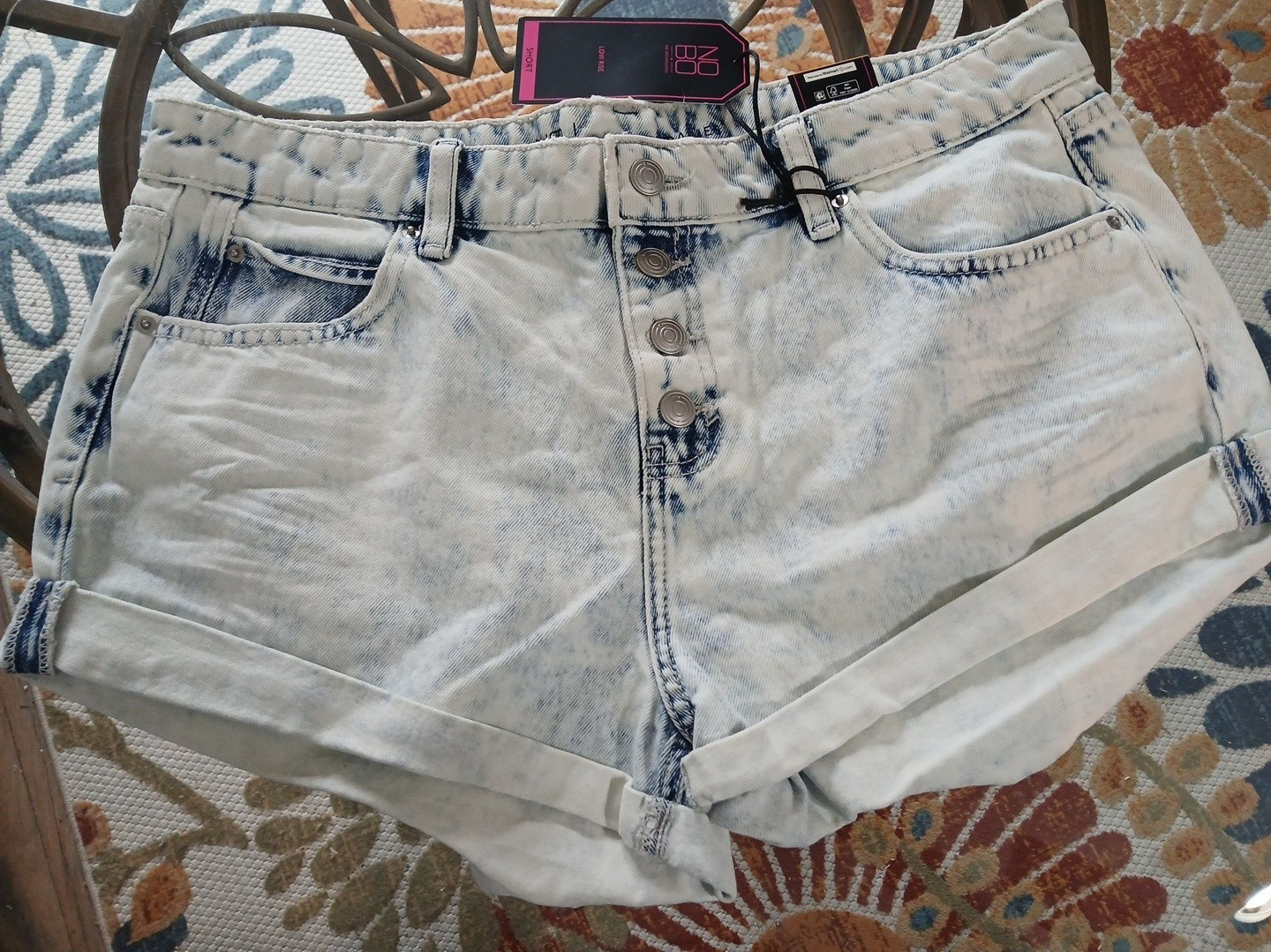 NO BOUNDARIES WOMENS LOW RISE DENIM SHORTS BUTTON fly Sz 13 junior NO BOUNDARIES WOMENS LOW RISE DENIM SHORTS BUTTON fly Sz 13 junior