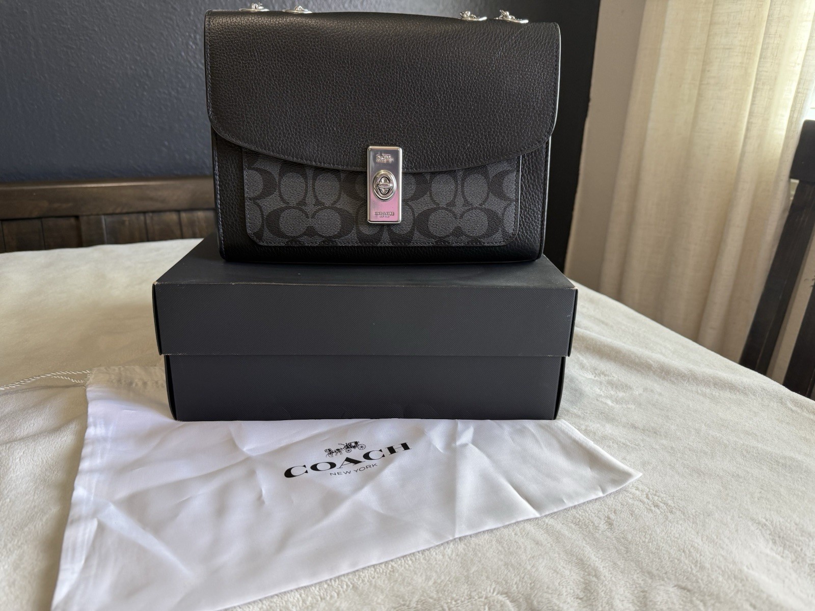 Coach Signature Cc330