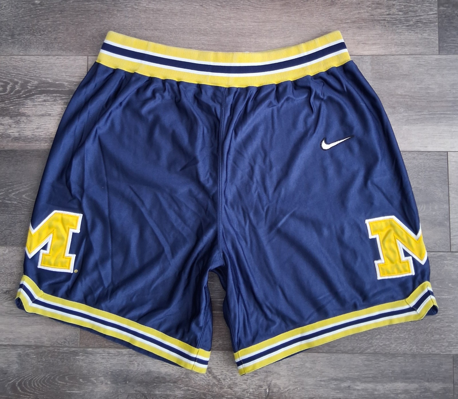 VTG 90's Nike Michigan Wolverines Fab Five Basketball Shorts Navy Size Large 36