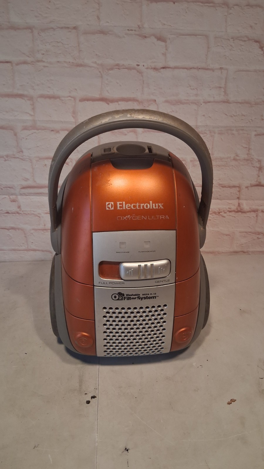Electrolux Oxygen EL6988 Gray Orange Hepa Filter System Vacuum Canister Body