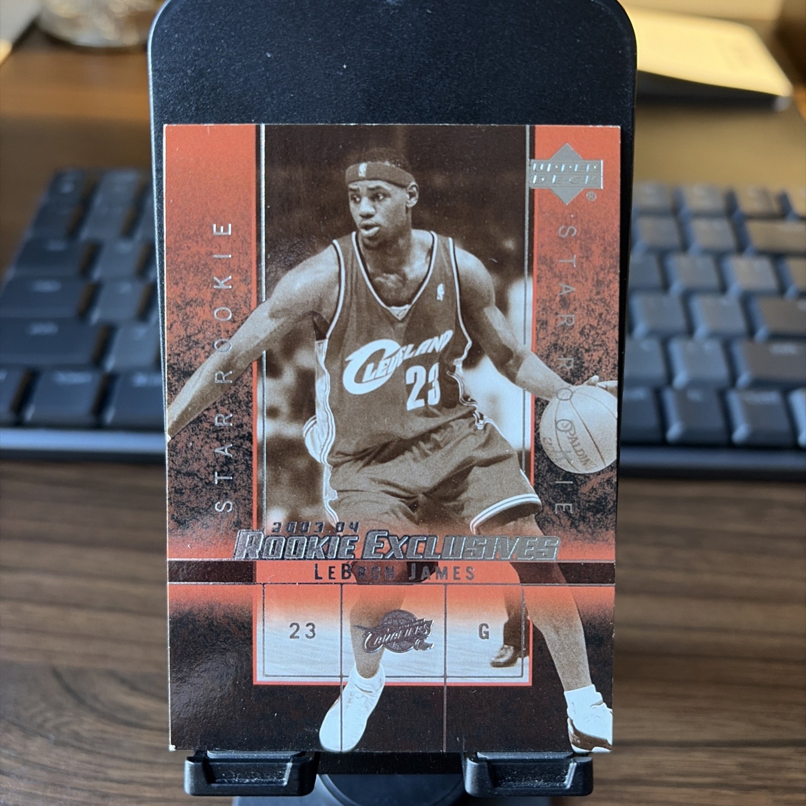 2003-04 Upper Deck Rookie Exclusives - LeBron James #1 Black & White (RC) 2003-04 Upper Deck Rookie Exclusives - LeBron James #1 Black & White (RC)