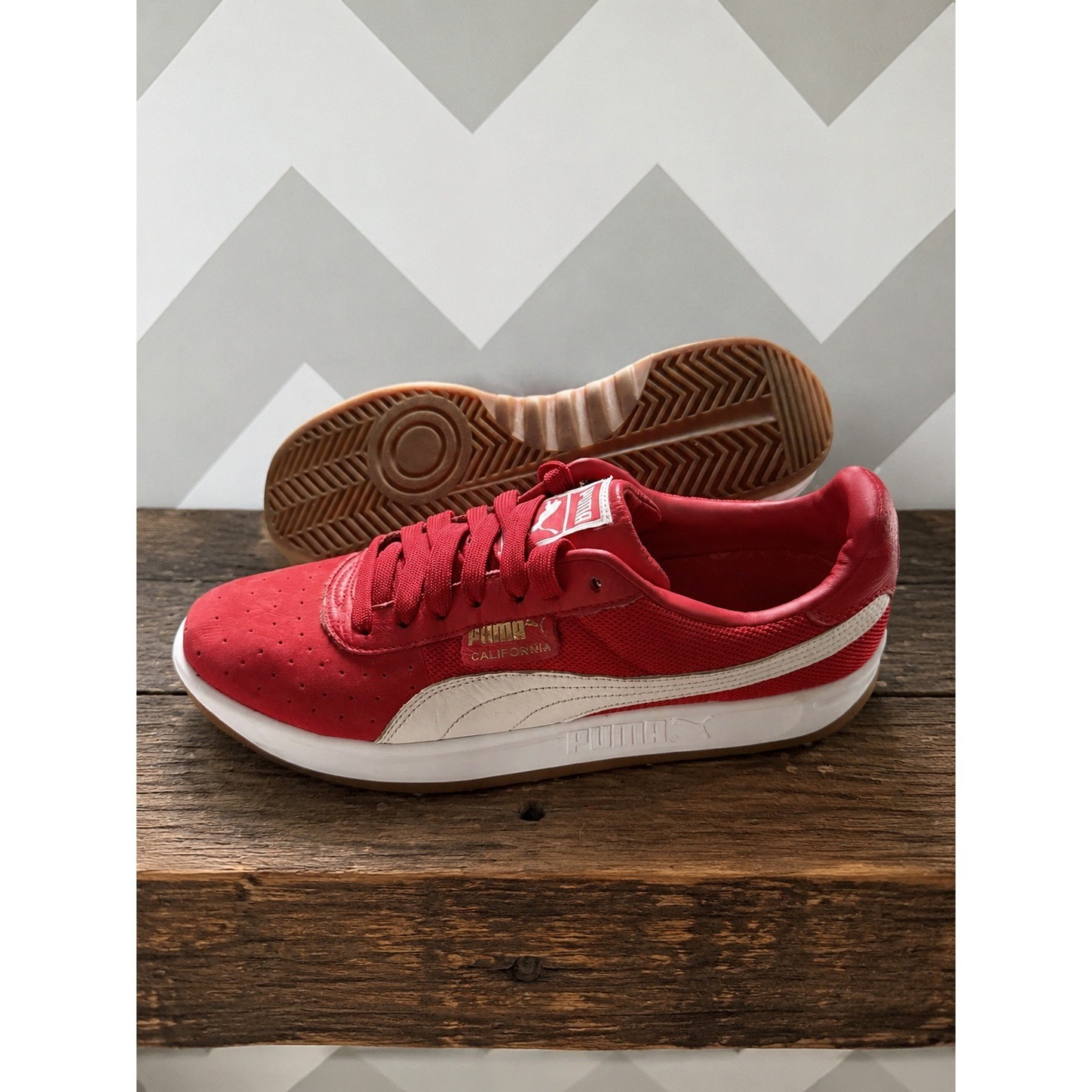 PUMA California Casual Ribbon Red Men Size 10 Red White Gum Sneaker No Box EUC