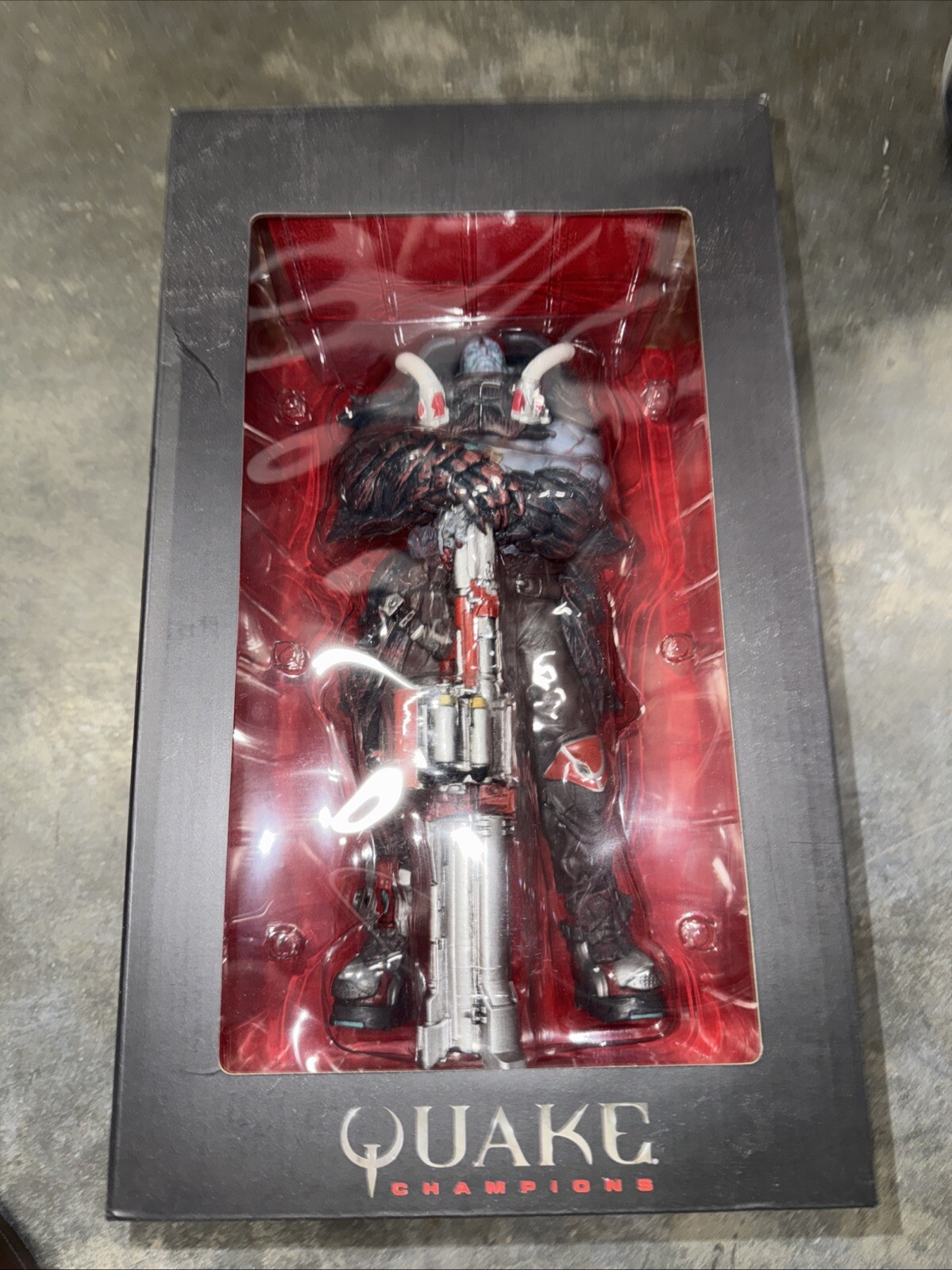 Quake Champions SCALEBEARER Edition - 2018 - Collector\'s Edition STATUE ONLY