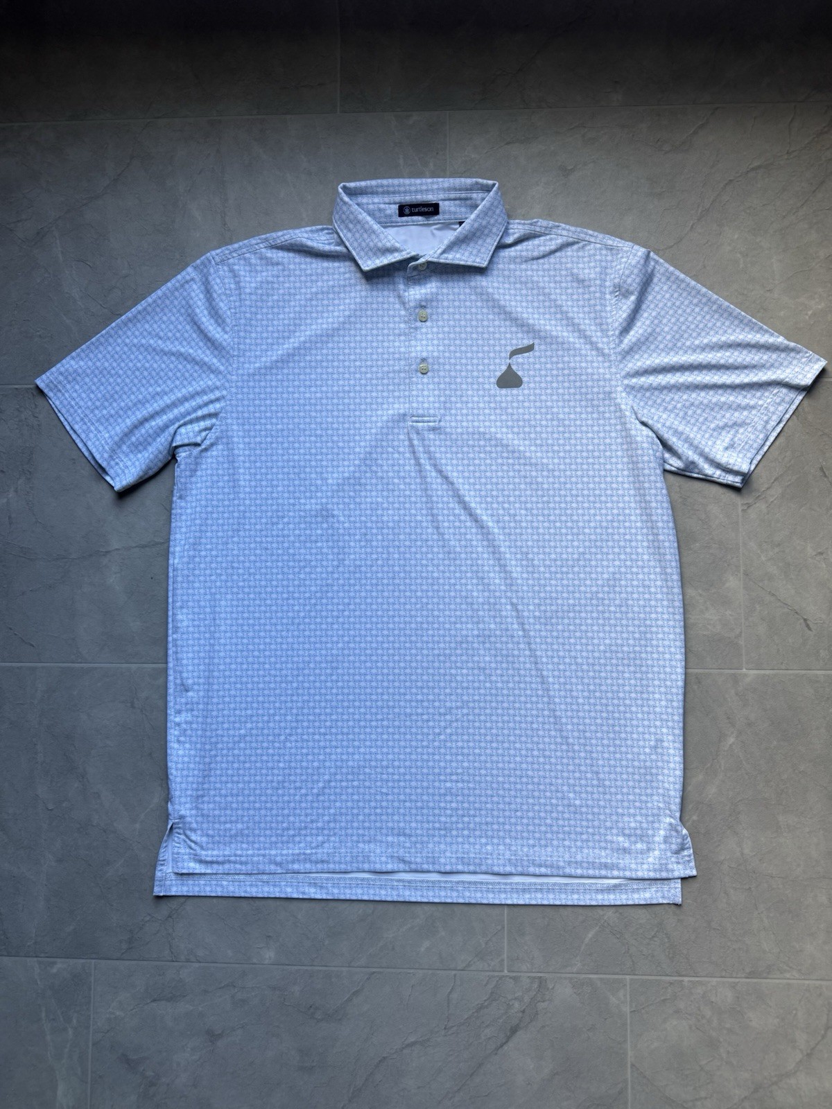 Turtleson Men\'s L Blue/White Geometric Golf Polo Short Sleeve Collared Logo Turtleson Men\'s L Blue/White Geometric Golf Polo Short Sleeve Collared Logo