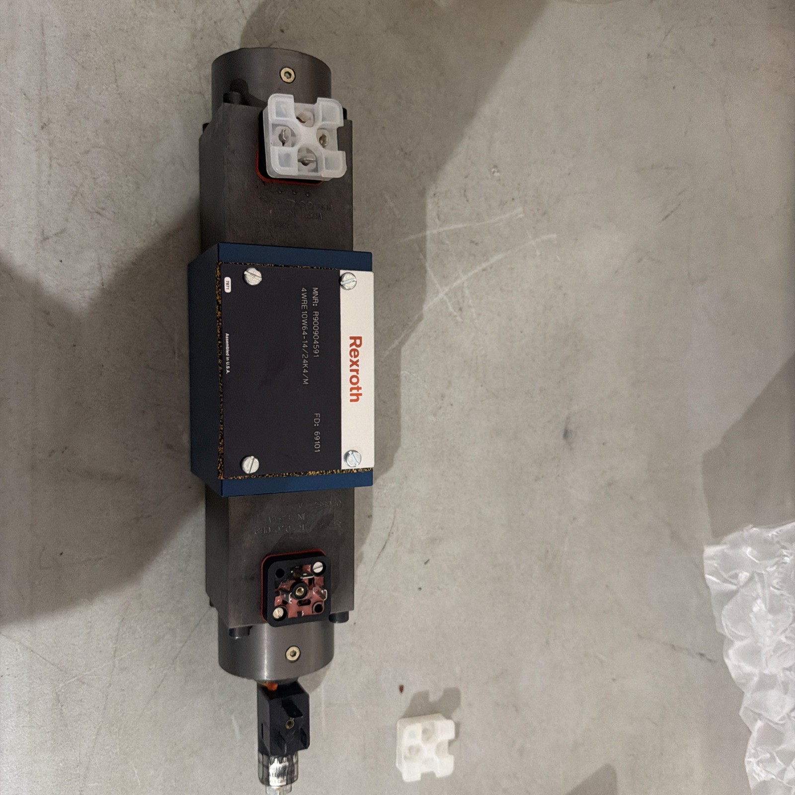 Bosch Rexroth Direct Operated Proportional Directional Control 4WRE10W641424K4M