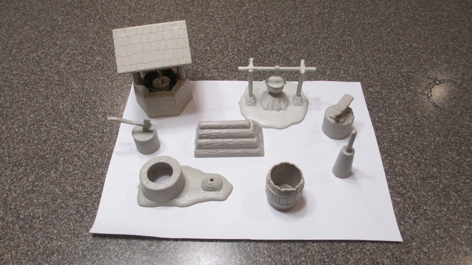 VINTAGE MARX FORT APACHE GRAY PLAYSET ACCESSORIES