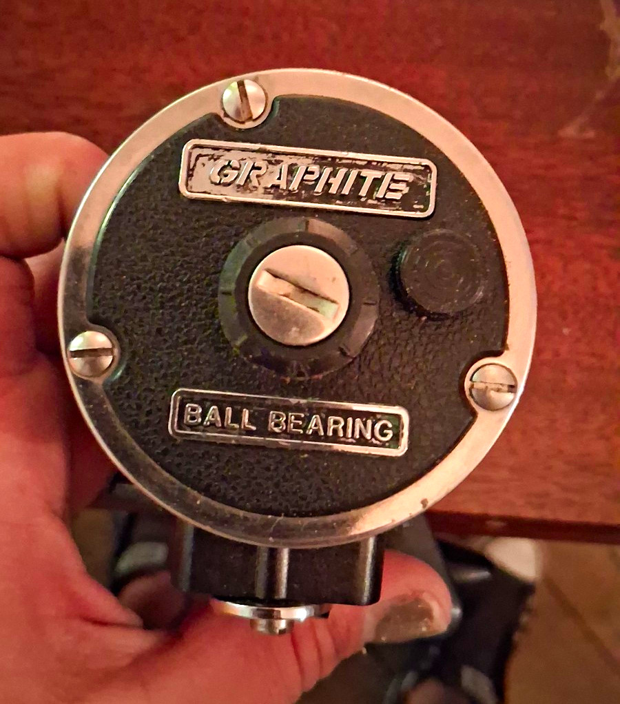 NEWELL Graphite Baitcasting Reel 1 Ball Bearing Right-Hand Black/Silver NEWELL Graphite Baitcasting Reel 1 Ball Bearing Right-Hand Black/Silver