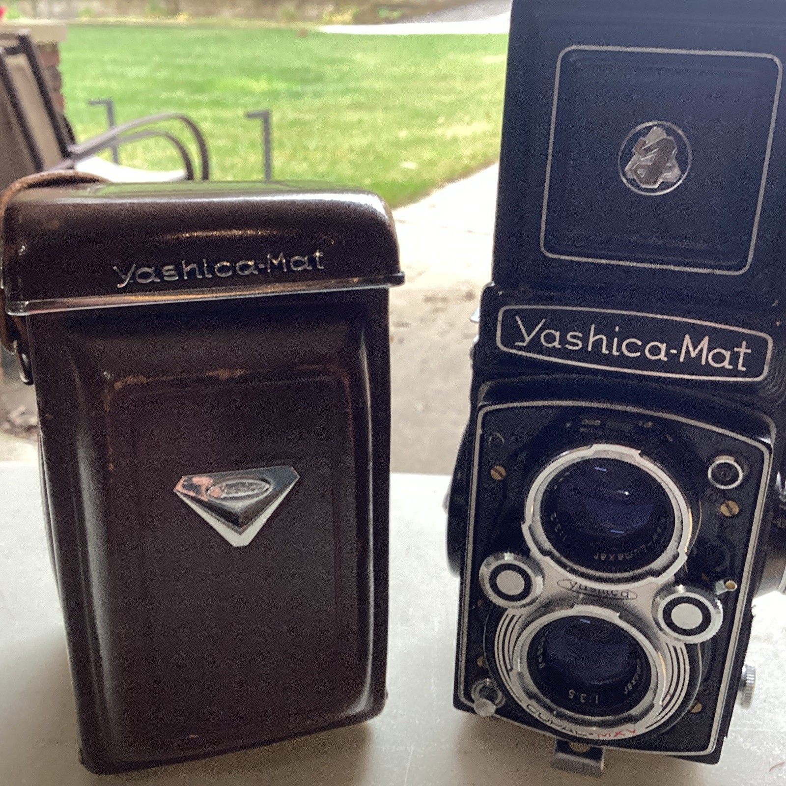 Vintage Yashica-Mat TLR Camera 80mm Yashinon Lenses Copal-MXV W/ Yashica Case Vintage Yashica-Mat TLR Camera 80mm Yashinon Lenses Copal-MXV W/ Yashica Case