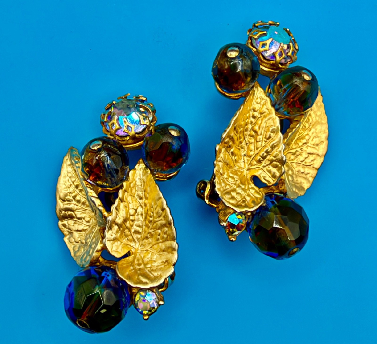 Rare Vintage Signed Schiaparelli Art Glass Leaf Clip-On Earrings Blue Aurora