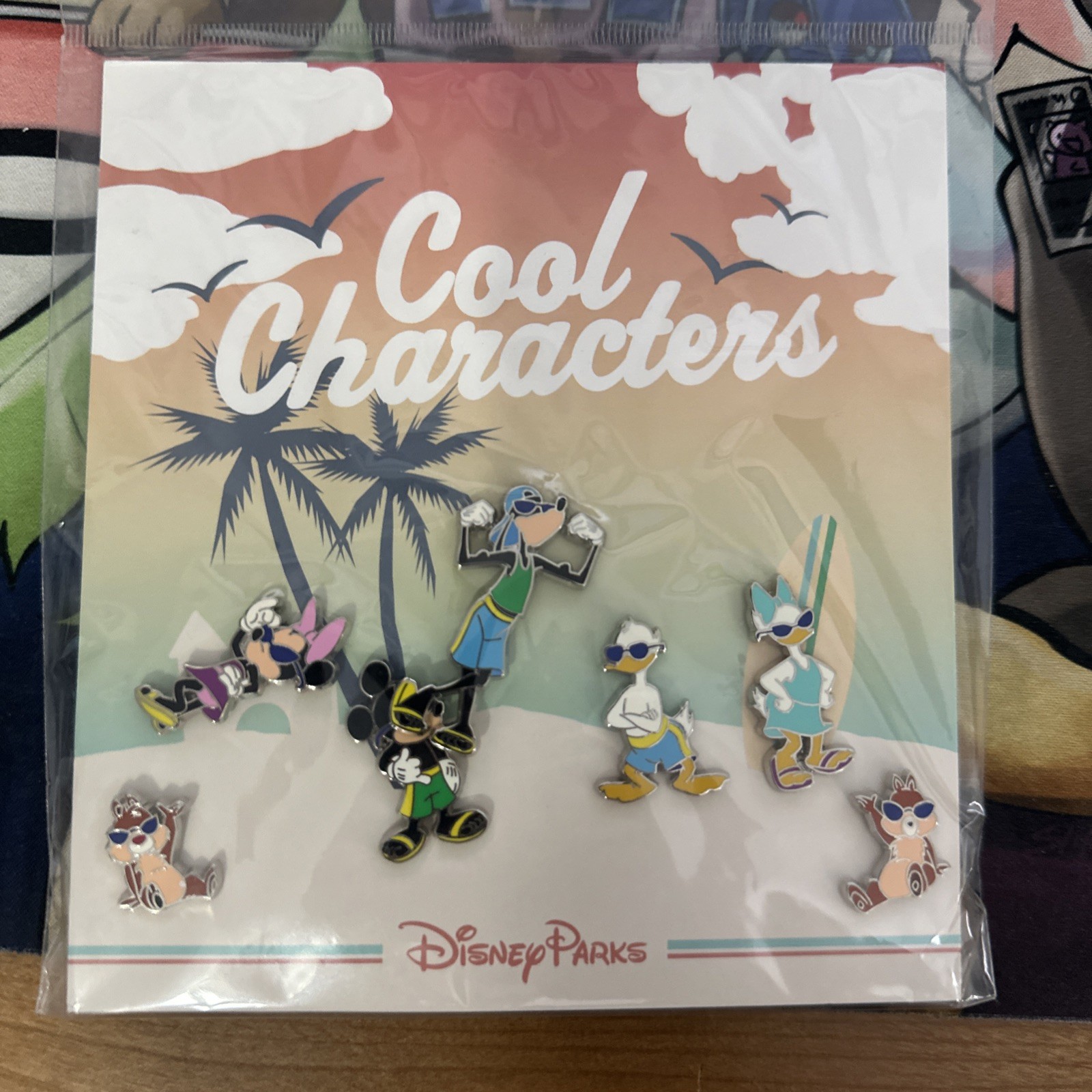 Disney Parks Trading Pins, 7 Pin Set of COOL CHARACTERS, 2013, #150