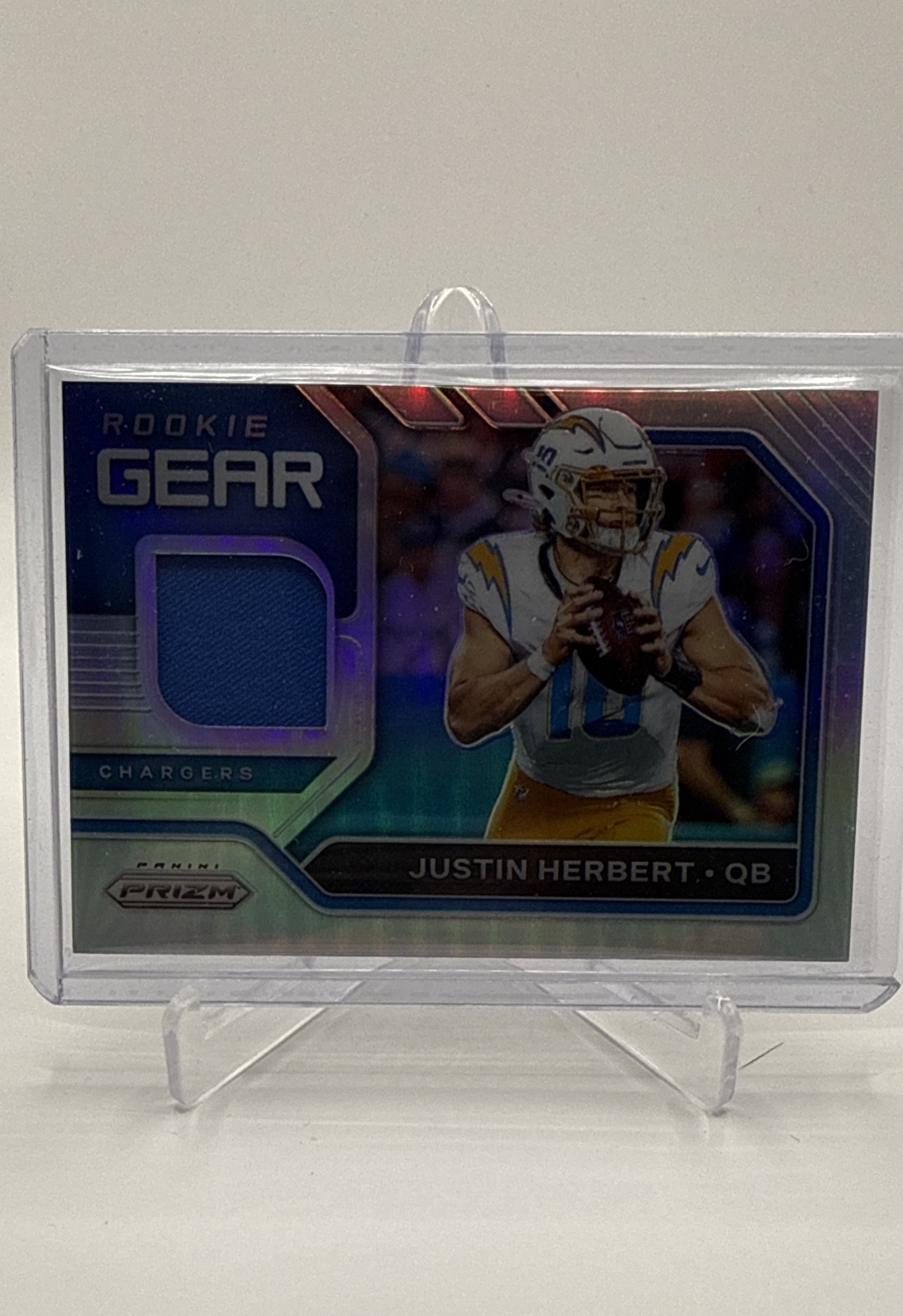 2020 Panini Prizm - Rookie Gear Justin Herbert #19 (MEM, RC)