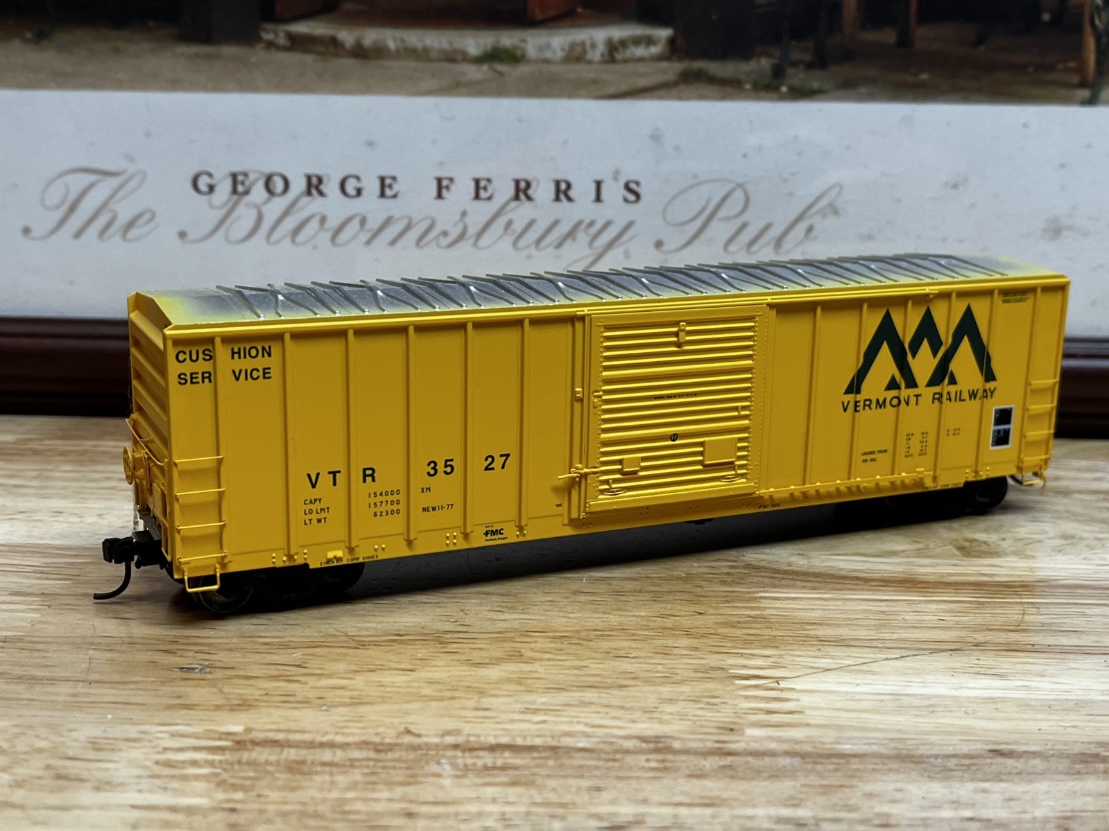 Atlas Master HO 5077 Single Door Box Car, Vermont Railway #3527 Atlas Master HO 5077 Single Door Box Car, Vermont Railway #3527