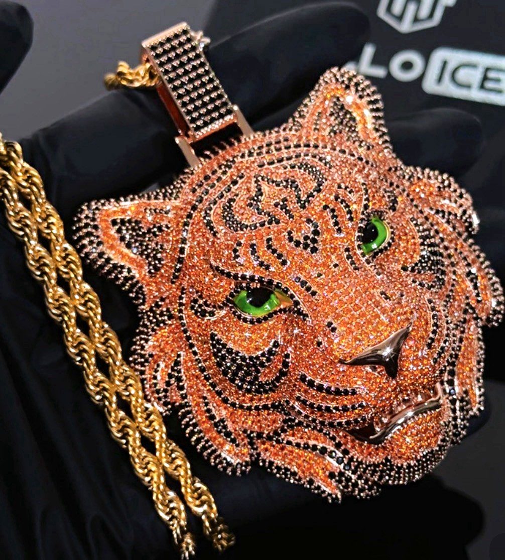 HELLOICE Gold Plated Tiger Head Green cz diamonds Pavé Rope Chain Necklace