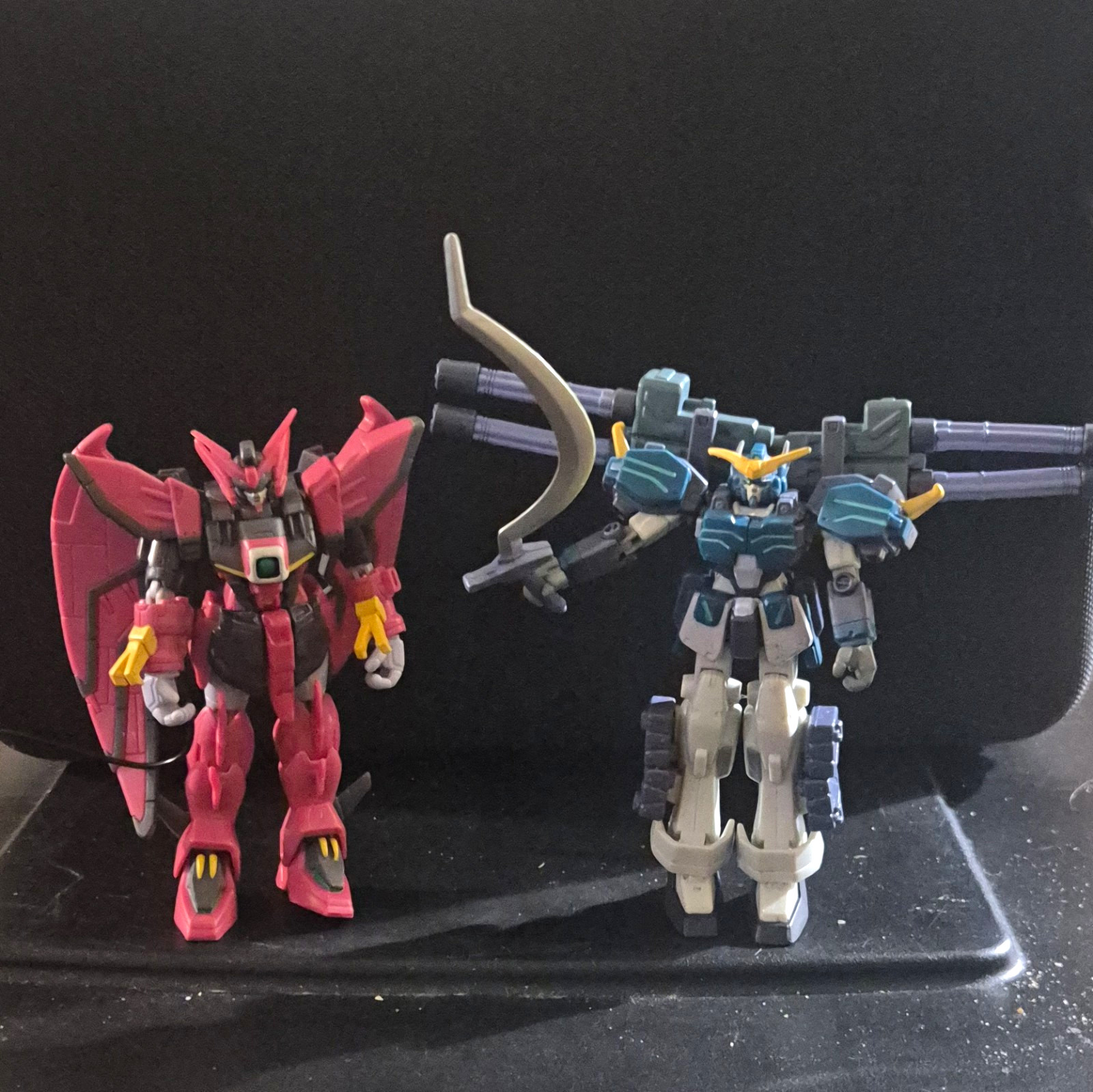 Gundam Wing  Action Figures Set of 2 Vintage Heavy arms and Epyon