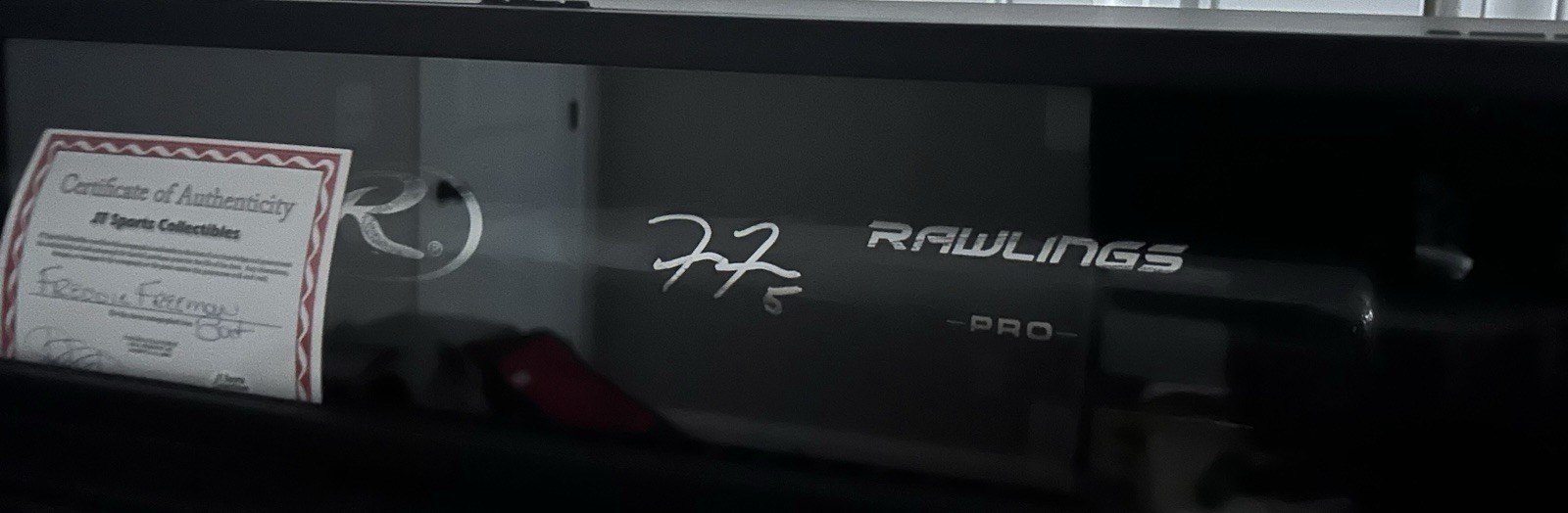 Freddie Freeman Signed Rawlings Pro Baseball Bat JT Sports COA & Display Case